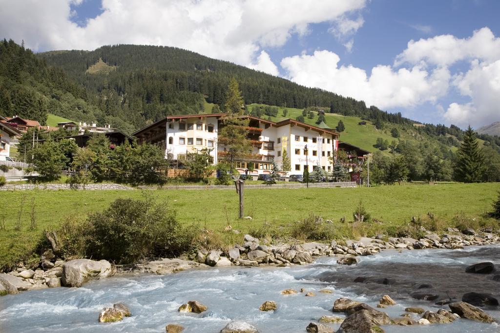 Alpenhotel Tirolerhof Герлос Екстериор снимка