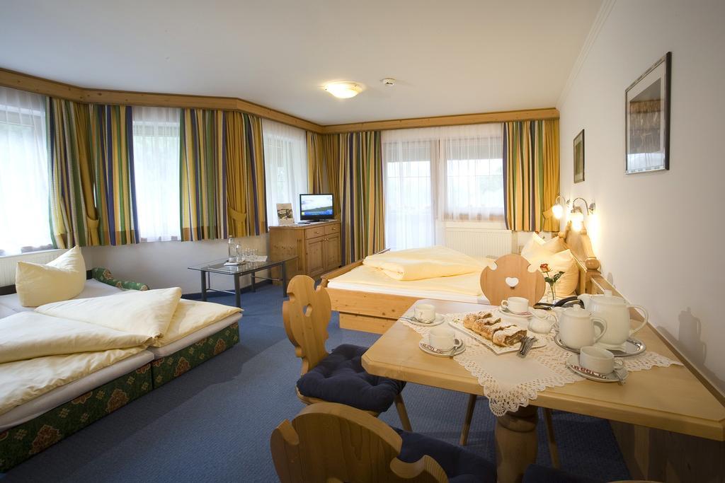 Alpenhotel Tirolerhof Герлос Екстериор снимка