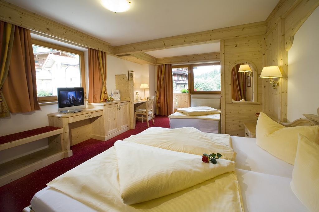 Alpenhotel Tirolerhof Герлос Екстериор снимка